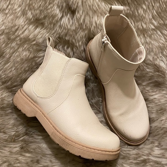 Cat & Jack Other - Chelsea Boots